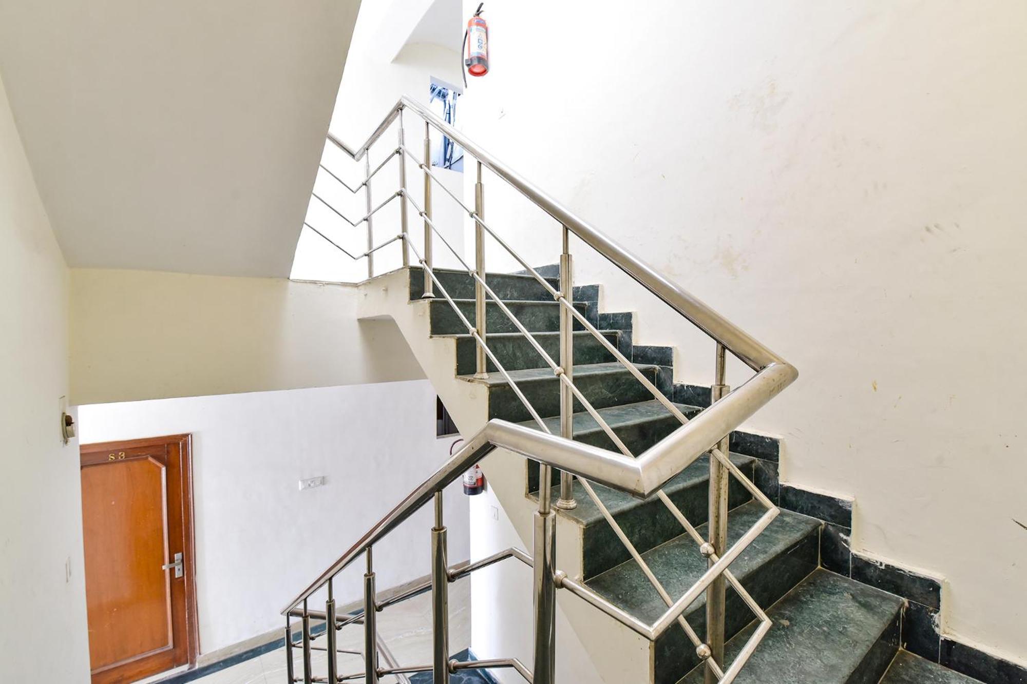 OYO Flagship 70090 Hotel Basera Haridwār Extérieur photo